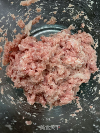 肉沫鱼丸死菜滚汤的做法步调：1