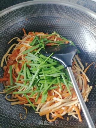 胡萝卜豆腐皮的做法步调：9