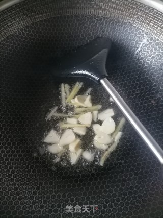 洋葱炒牛肉的做法步调：9