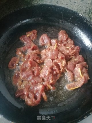 洋葱炒牛肉的做法步调：7