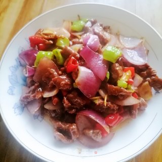 洋葱炒牛肉的做法步调：14