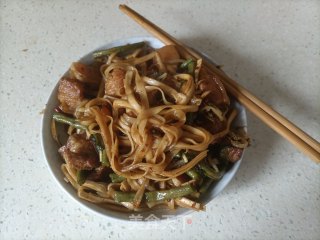 豆角五花肉焖里的做法步调：10