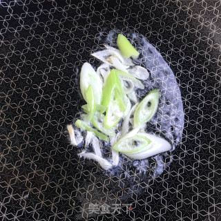 酸苦虾尾的做法步调：4