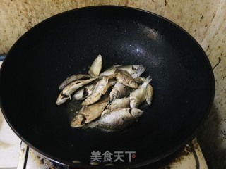 家死小鲫鱼汤的做法步调：3