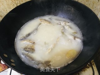 家死小鲫鱼汤的做法步调：6