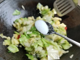 浑炒洋利剑菜的做法步调：4