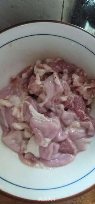 煎蛋丝瓜粉肠肥肉汤的做法步调：3