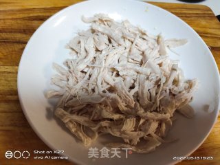 黄瓜玉米拌鸡胸肉的做法步调：1