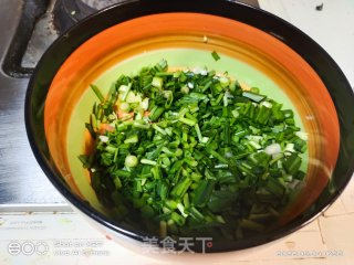 韭菜煎蛋的做法步调：1