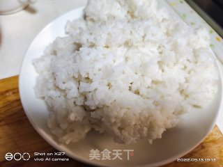 青椒鸡蛋炒饭的做法步调：2