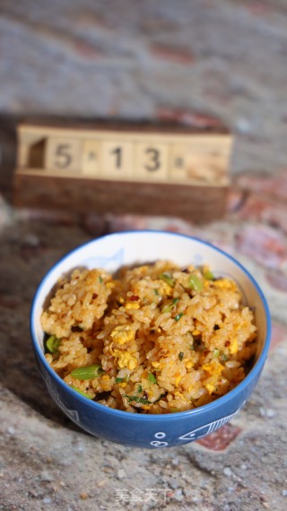 青椒鸡蛋炒饭的做法步调：8
