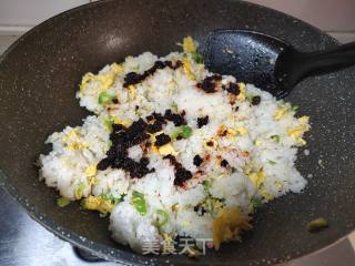 青椒鸡蛋炒饭的做法步调：5