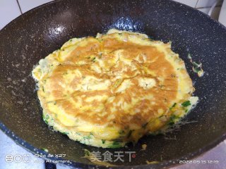 萝卜干葱喷鼻煎蛋的做法步调：5