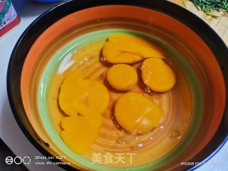 萝卜干葱喷鼻煎蛋的做法步调：2
