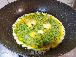 萝卜干葱喷鼻煎蛋的做法步调：4