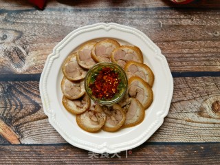 小肘花蘸十喷鼻菜蒜汁的做法步调：17