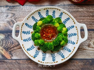 西兰花蘸十喷鼻菜蒜汁的做法步调：9