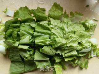 小利剑菜洋葱拌鸡蛋的做法步调：1