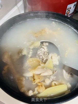 花胶蛤蜊干贝鸡汤的做法步调：7