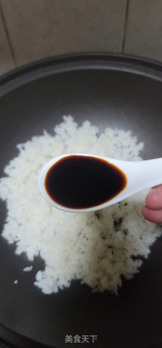 酱油炒饭的做法步调：5