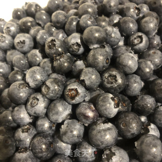 蓝莓酱的做法步调：1