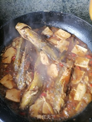 黄骨鱼烧豆腐的做法步调：6