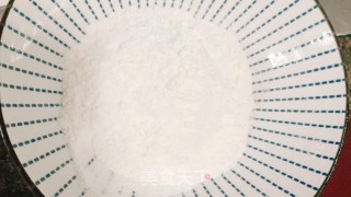 水腿肠煎饼的做法步调：1