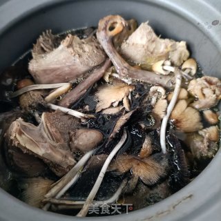 柳树菇鸽子汤的做法步调：10