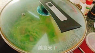 腊肉炒豆角的做法步调：10