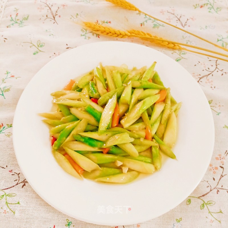 浑炒芦笋的做法