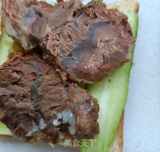 牛肉黄瓜三明治的做法步调：7