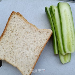 牛肉黄瓜三明治的做法步调：4