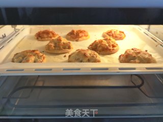 两心一个蛋挞小披萨，解锁蛋挞把戏服法，咸喷鼻酥坚的做法步调：7