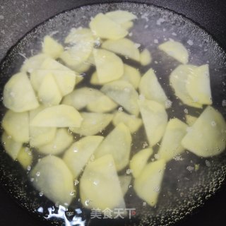 肉片炒青椒土豆片的做法步调：5