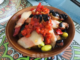 毛豆蒸腊肉的做法步调：11