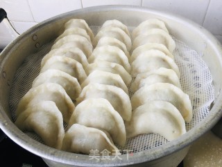 烫里蒸饺的做法步调：11