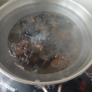木耳鸡胸肉炒黄瓜的做法步调：7
