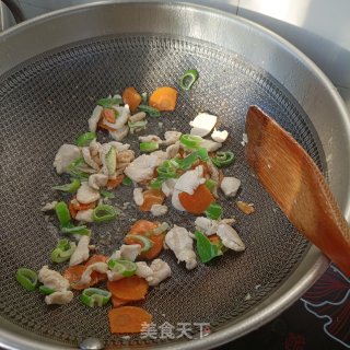 木耳鸡胸肉炒黄瓜的做法步调：15