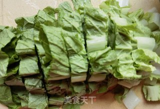 煎蛋洋葱拌小利剑菜的做法步调：1