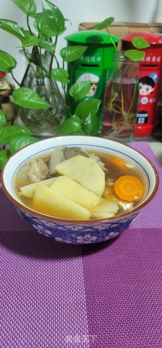 马蹄笋煲筒骨汤的做法步调：16