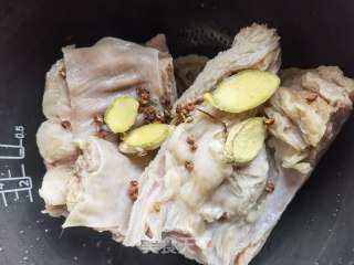 浑炖羊腩的做法步调：2