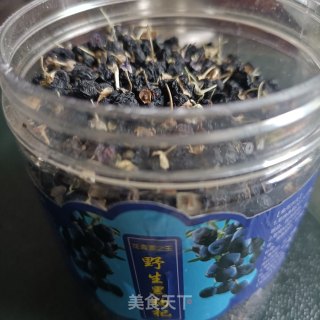 乌枸杞蜂蜜茶的做法步调：1
