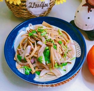 洋葱拌豆皮的做法步调：7