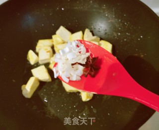 小利剑菜炒豆腐的做法步调：5