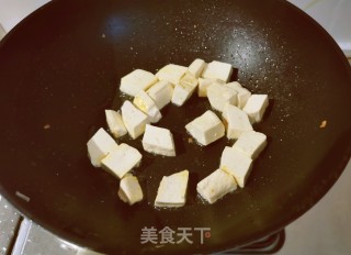 小利剑菜炒豆腐的做法步调：3