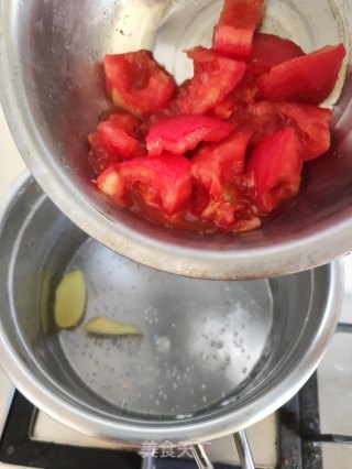 黄花菜西白柿肉片汤的做法步调：5