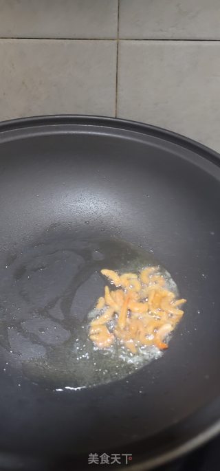 海米丝瓜汤的做法步调：4