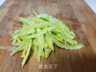 苦瓜鸡蛋煎饼的做法步调：1