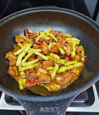 利剑没有老豆角炖排骨的做法步调：10