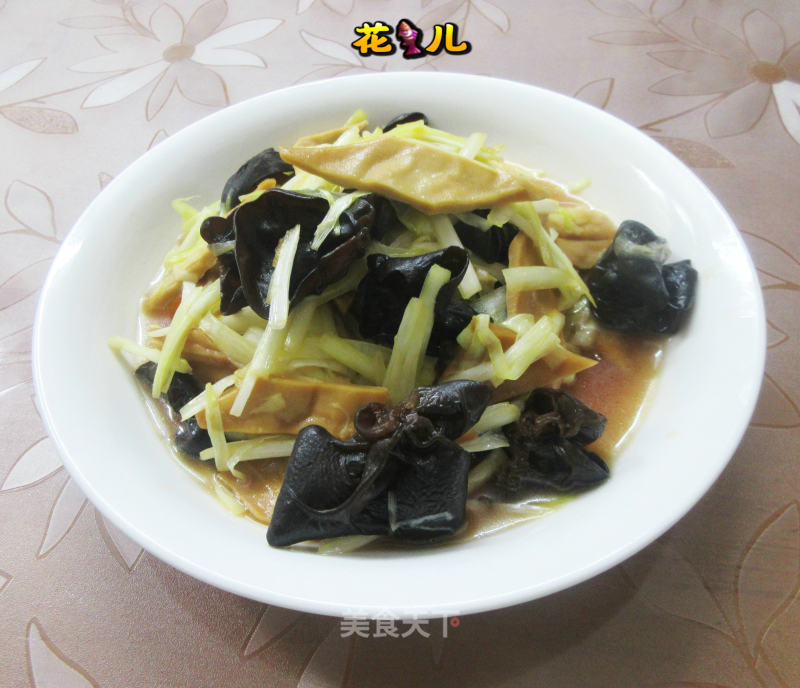 乌木耳豆腐干炒韭黄的做法